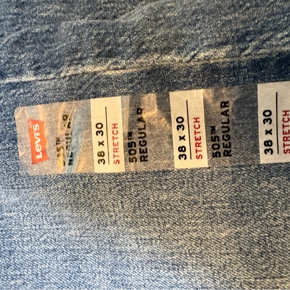 Levi’s NWT Men’s 505 Straight leg….extra room in thigh with some stretch. - Picture 3 of 4
